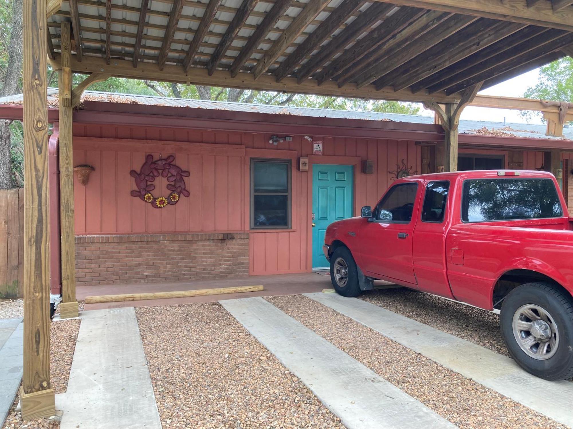 Big Red Cactus - Austin Accommodations Exteriér fotografie
